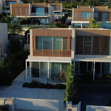 Sea Drive Luxury Vila Green Coast Palasë Exterior photo