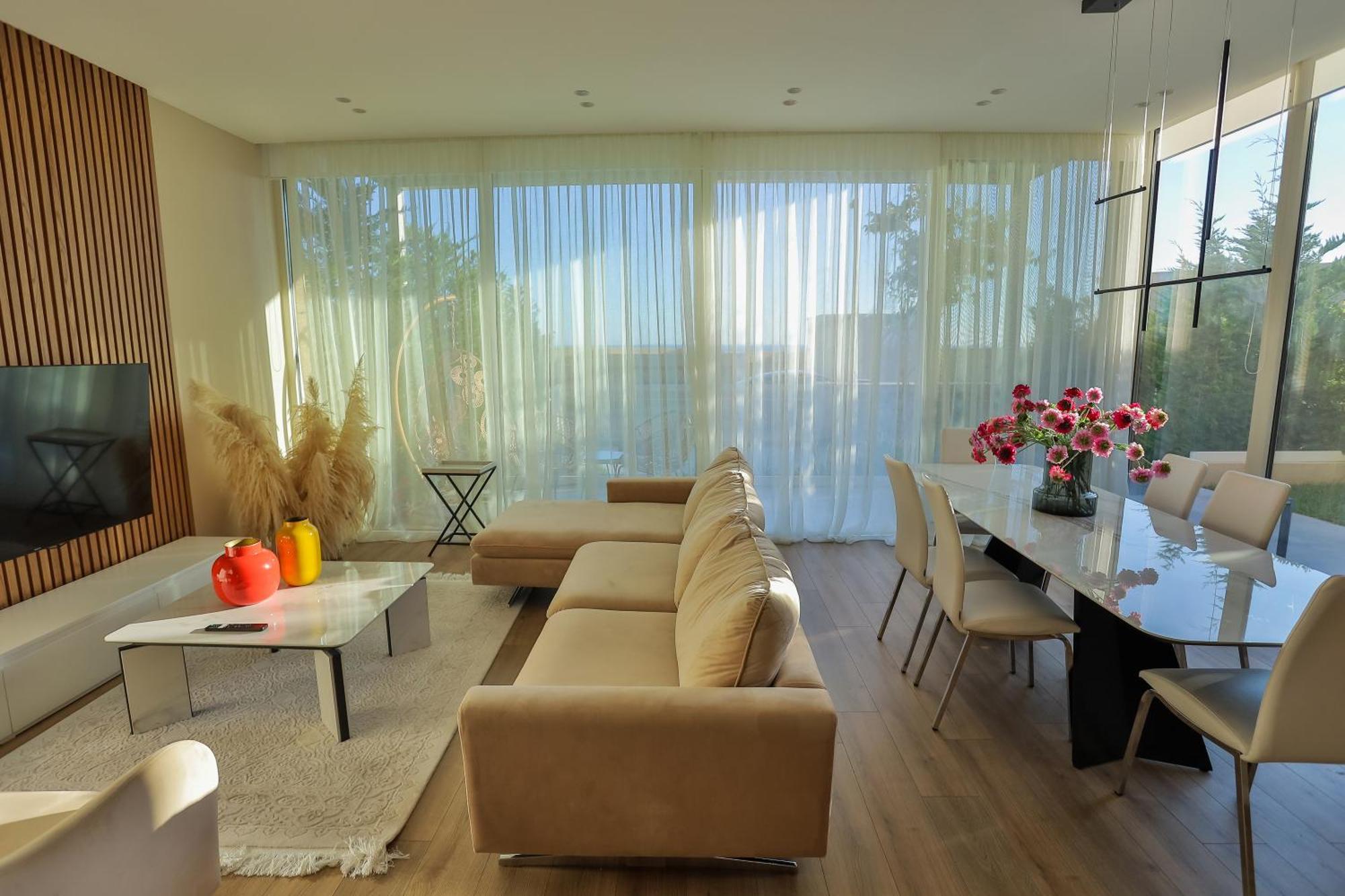 Sea Drive Luxury Coast