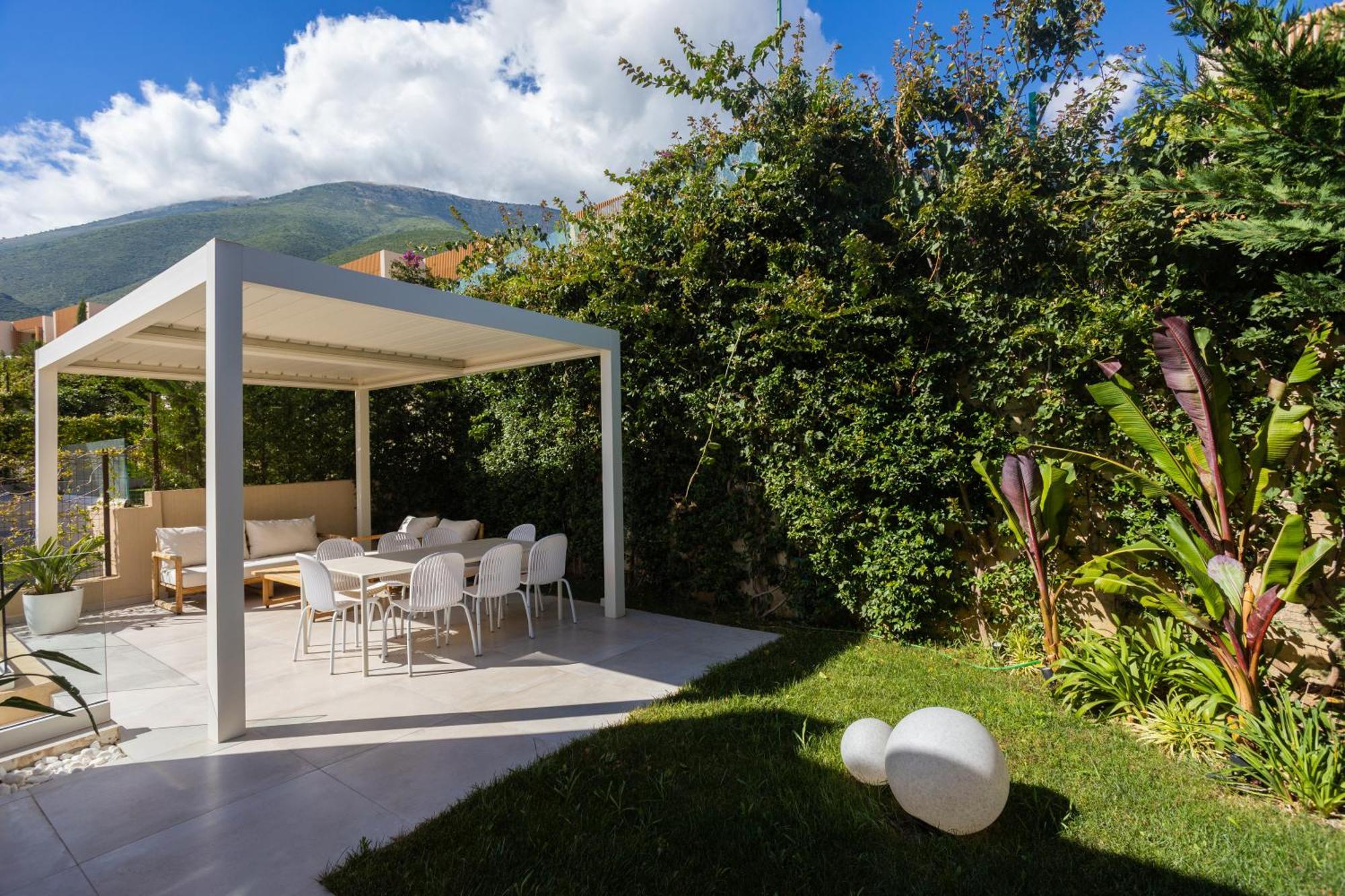 Sea Drive Luxury Coast Villa *